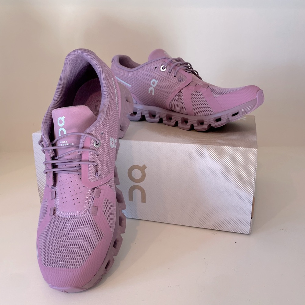 On Cloud 5 NIB new Fig Quartz purple running walking casual leisure size 8.5